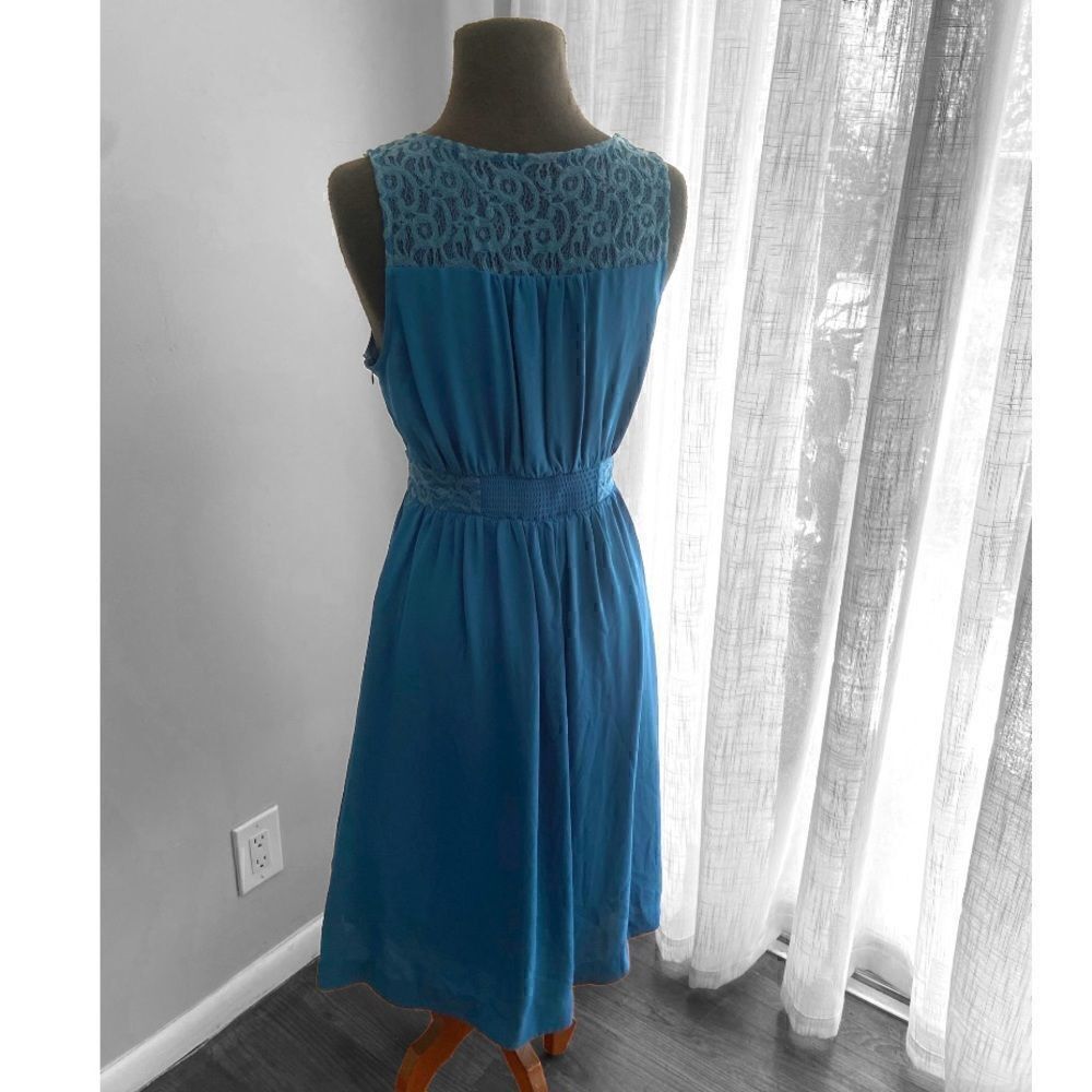 HD In Paris Blue Lace Sleeveless Dress 4 - Picture 8 of 13